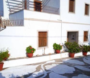 Andros Town House | 85 m² House ∙ 2 bedrooms ∙ 4 guests