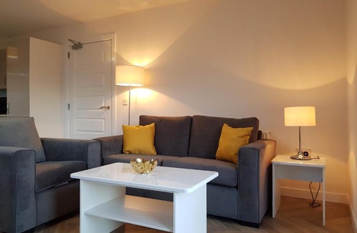 Auchengray Apartment | 9 Royal View Apartment