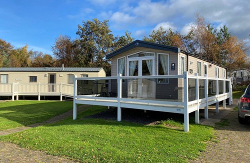 Prestonpans Cabin | 90 m² Lodge ∙ 3 bedrooms ∙ 4 guests