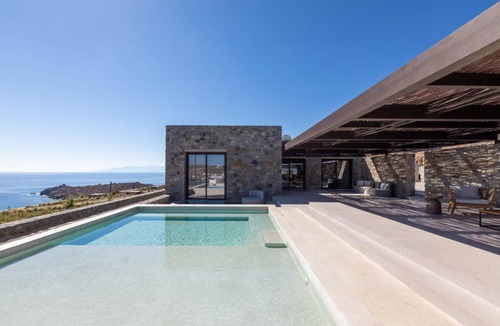Agios Ioannis Villa | 900 m² Villa ∙ 10 bedrooms ∙ 20 guests