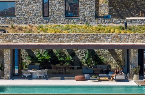Agios Ioannis Villa | 900 m² Villa ∙ 10 bedrooms ∙ 20 guests
