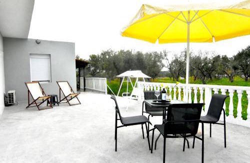 Agrilia House | 93 m² House ∙ 3 bedrooms ∙ 8 guests