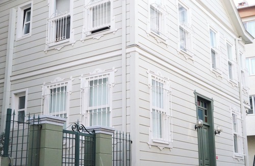 Ortakoy House | A beautiful Historic Mansion in beautiful Istanbul. Spacious 3-bedroom building