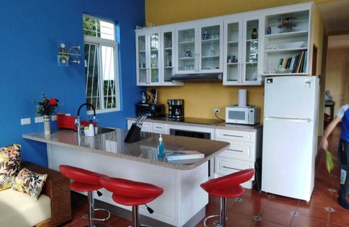 Orosi House | A beautiful home. Close to Orosi Thermal Pools!