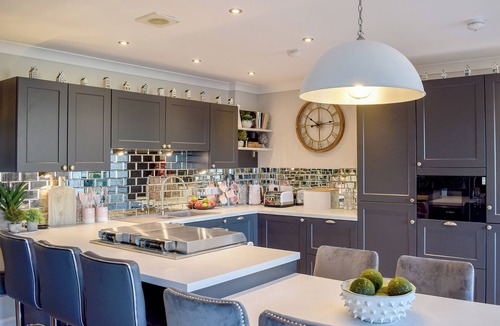 Howwood Cottage | A beautiful rural location, close to Glasgow and Loch Lomond.