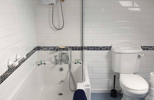 Drummore Bed & Breakfast | a beautiful Suite with amazing views over Luce Bay.nnmaximum 3 night stays.nn