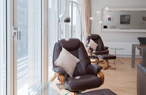 West End Apartment | A bright, spacious first floor apartment in one of the best locations in Edinburgh!