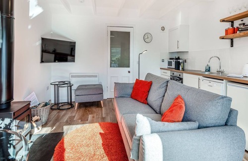 Lochearnhead Cottage | A gorgeous, cosy, modern cottage with breathtaking views over Loch Earn.