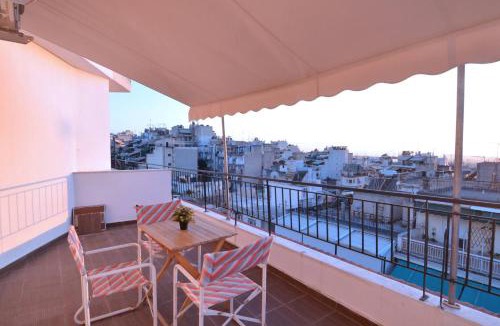 Ano Kipseli Apartment | A minimal retire at Kypseli with an amazing view