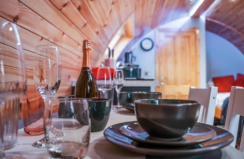 Kilmarnock Cottage | A perfect escape for couples and friends.