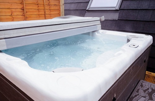 Kilmarnock Cottage | A perfect escape for couples and friends.