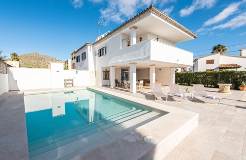 Les Palmeres Villa | A perfect location villa for holidays with A/C and private pool