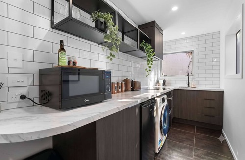 Hamilton Apartment | A Premium Stay in the Heart of Hamilton