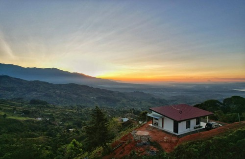 Berlin House | A single-family home w/a serene view. Nonsmoking and pet-friendly environment.
