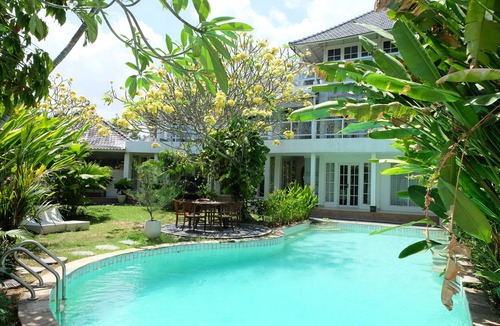 Kerobokan Villa | A Spacious Villa with a Gorgeous Garden in Bali