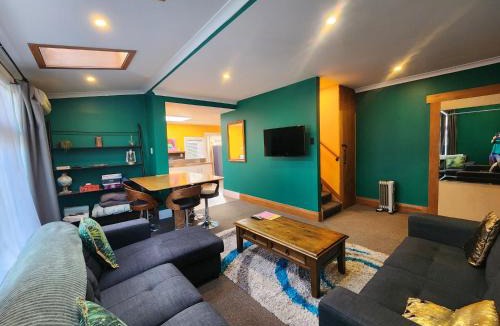 Dunedin City Centre House | A Stone's Throw From Town Main House