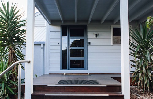 Turners Beach House | A stunning house right on the beach in a quiet and relaxed seaside location.