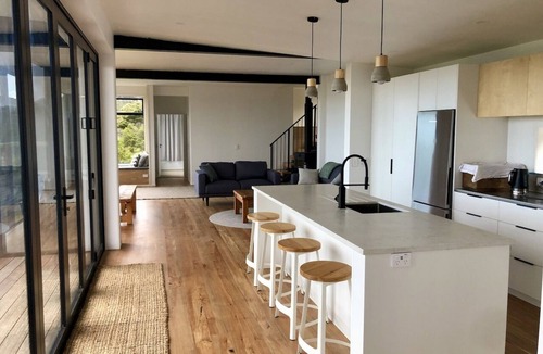 Cooks Beach House | A view like none other