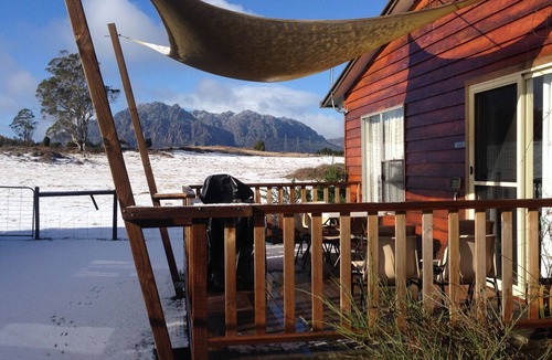 Promised Land Cottage | AAA Granary Accomm - T-tree 3 bedroom Cottage