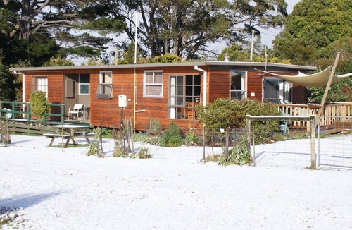 Promised Land Cottage | AAA Granary Accomm - T-tree 3 bedroom Cottage