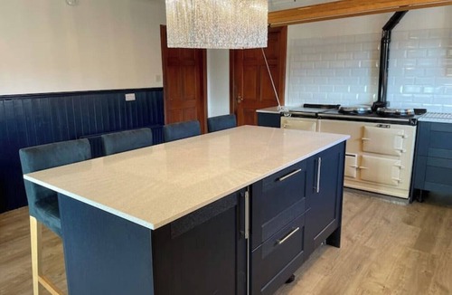 Dingwall House | Abalone Accommodation -Large home for group/family holidays