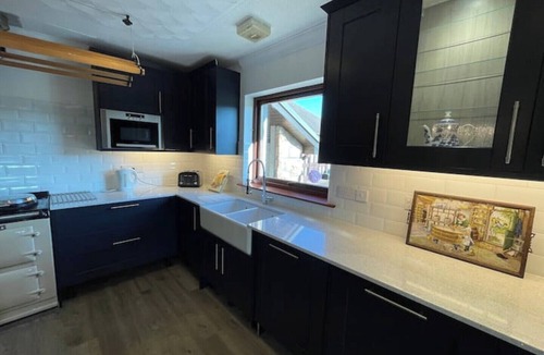 Dingwall House | Abalone Accommodation -Large home for group/family holidays