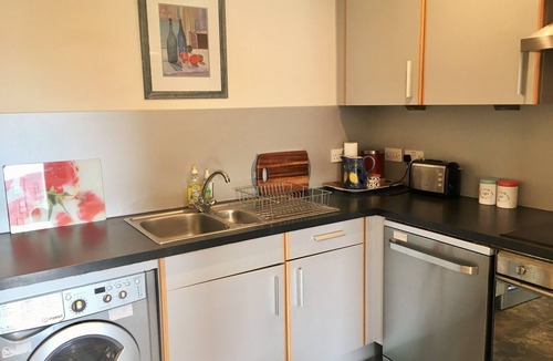 Edinburgh Apartment | Abbey- Nice Edinburgh CityCenter Apartment