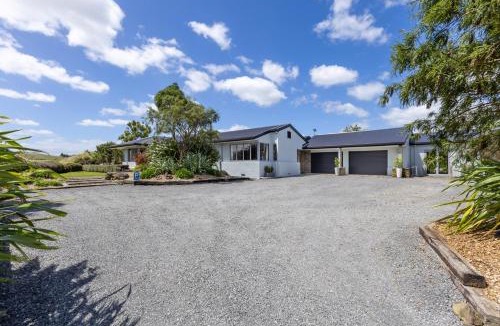 Karapiro Apartment | Above the River Karapiro Bed & Breakfast