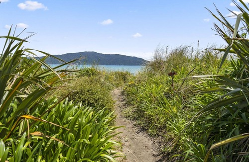 Waikanae House | Absolute Beachfront Bliss - Waikanae Beach Home