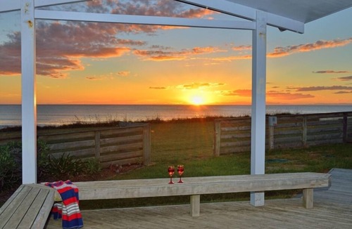 Mahia House | Absolute Beachfront.