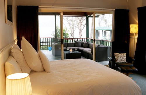 Vacy House | Absolute luxury, surprising additions, welcome hamper & wine, cheese & biscuits