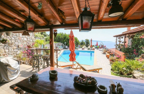 Achladies Apartment | Absolute sea view apartment"Birds"in Luxury Villa Stratos Skiathos best location