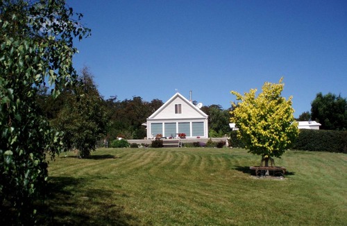 Lower Wattle Grove Other | Accommodation ∙ 1 bedroom ∙ 8 guests