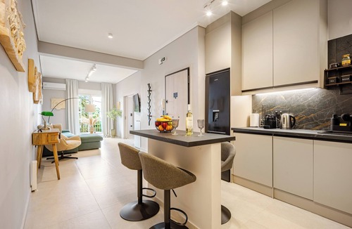 Kinosargous Apartment | Acropolis Path - Elegant Apartment near Plaka