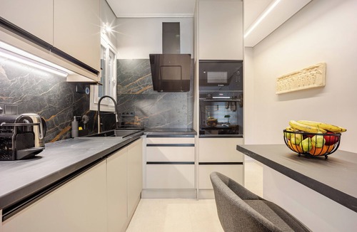 Kinosargous Apartment | Acropolis Path - Elegant Apartment near Plaka