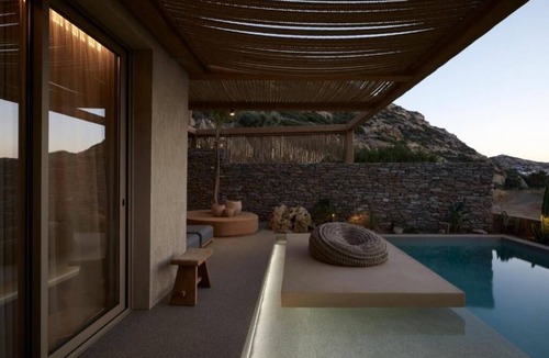 Matala House | Adama - Luxury Junior Suite with Private Heated Swimming Pool
