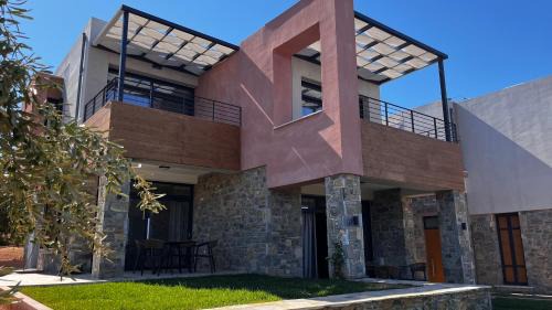 Sourpi House | Aelia Stone Houses