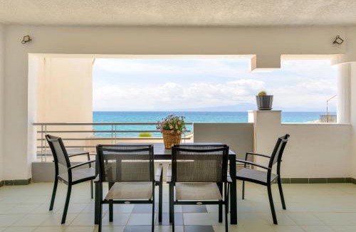 Akrogialion Apartment | Agali 2 maizonette front of the sea
