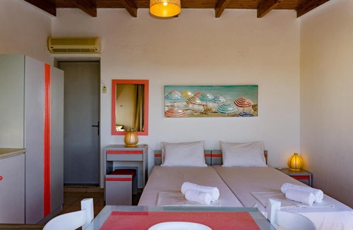 Daratsos Apartment | Agii Apostoli Studios