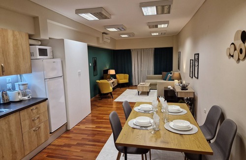 Psirri Apartment | AIOLOU st - 7th floor - 2 bdr, 80m2, most central apt - NetFlix - sleep 4p