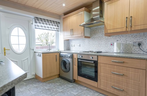 Airdrie House | Airdrie 2BR Stay | 3 Beds