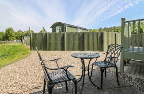 Forfar Cottage | AIRLIE, pet friendly, with a garden in Forfar