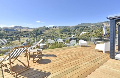 Akaroa Apartment | Akaroa Harbour View-Experience Tranquility in Newly Renovated 3-Bedroom Home