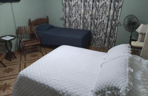 Alajuela Bed & Breakfast | Alexander b&b