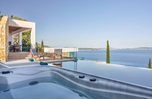 Marathias Villa | Alkyonides Feather