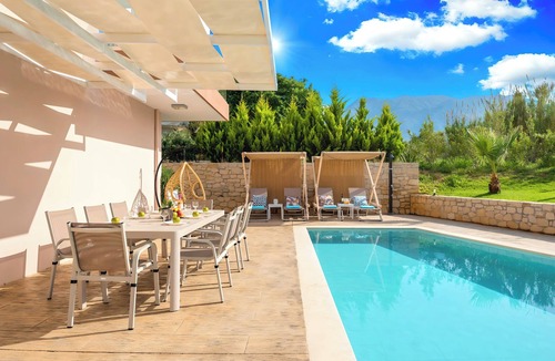 Kavros House | Allas Villa Heated Pool