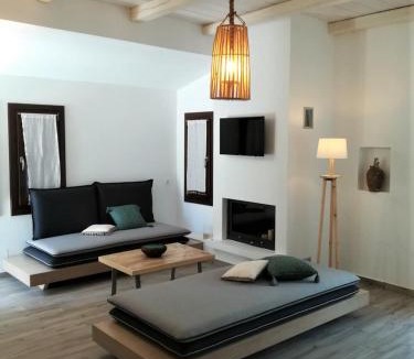 Kalamos House | Almira Kalamos