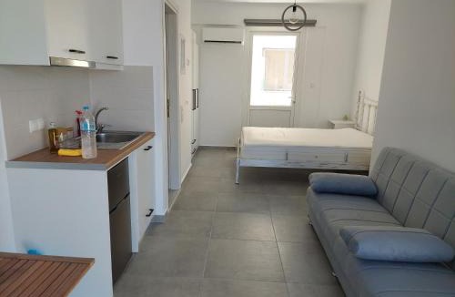 Elafonisos Apartment | Almiriki- Ground Floor Seafront Studio
