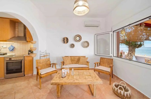 Myrtos House | Almyriki Beach House