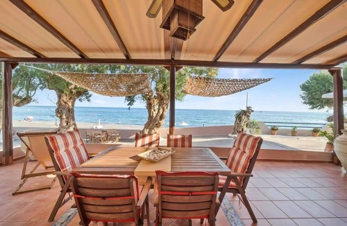 Myrtos House | Almyriki Beach House